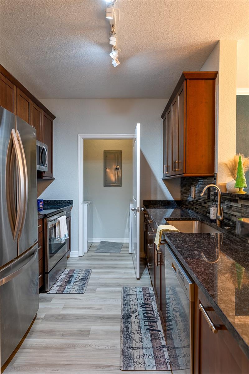 Image 7 of 25 For 4221 Spruce Street 1303
