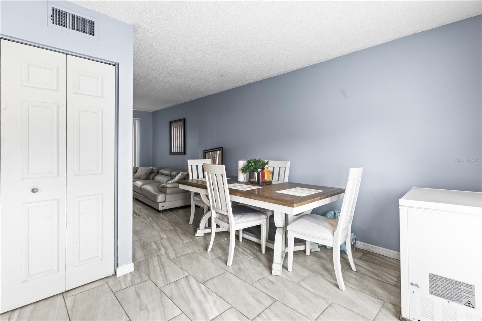 Image 10 of 47 For 7606 Woodbridge Boulevard