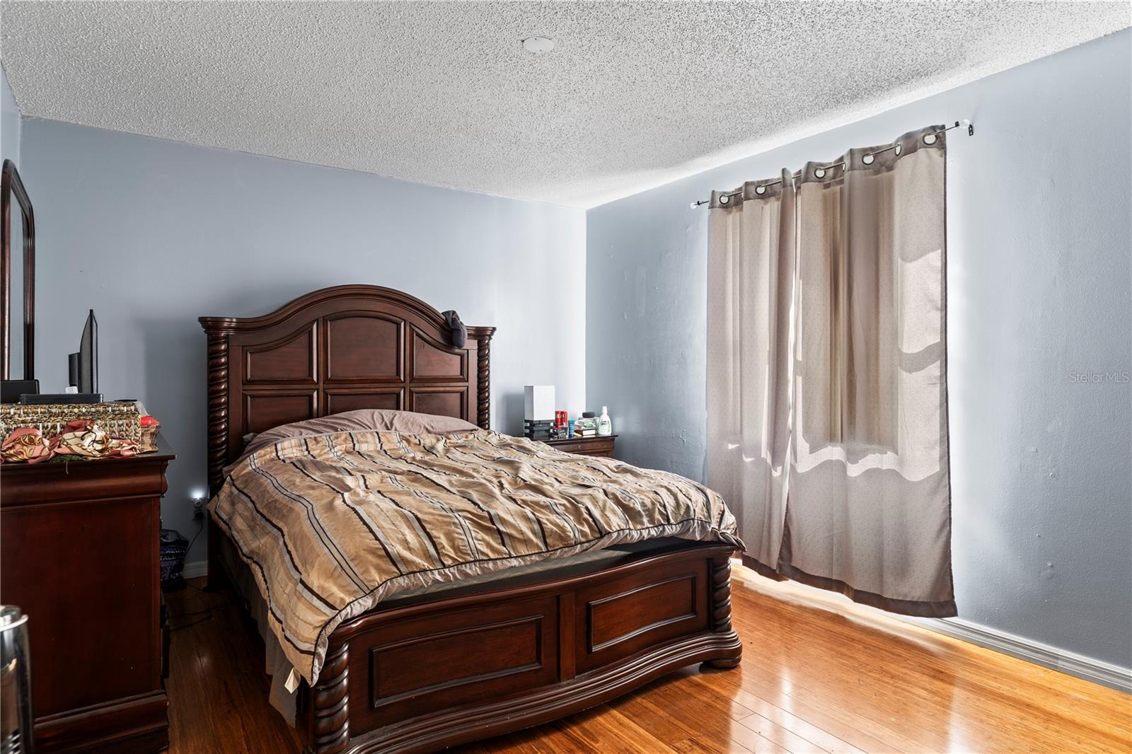 Image 28 of 47 For 7606 Woodbridge Boulevard