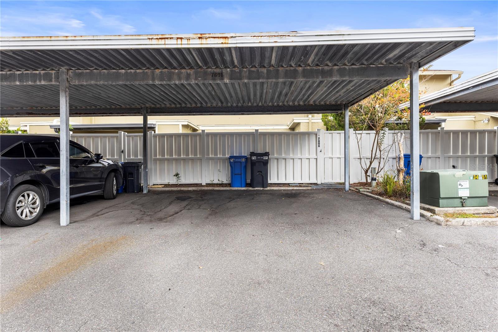 Image 34 of 47 For 7606 Woodbridge Boulevard