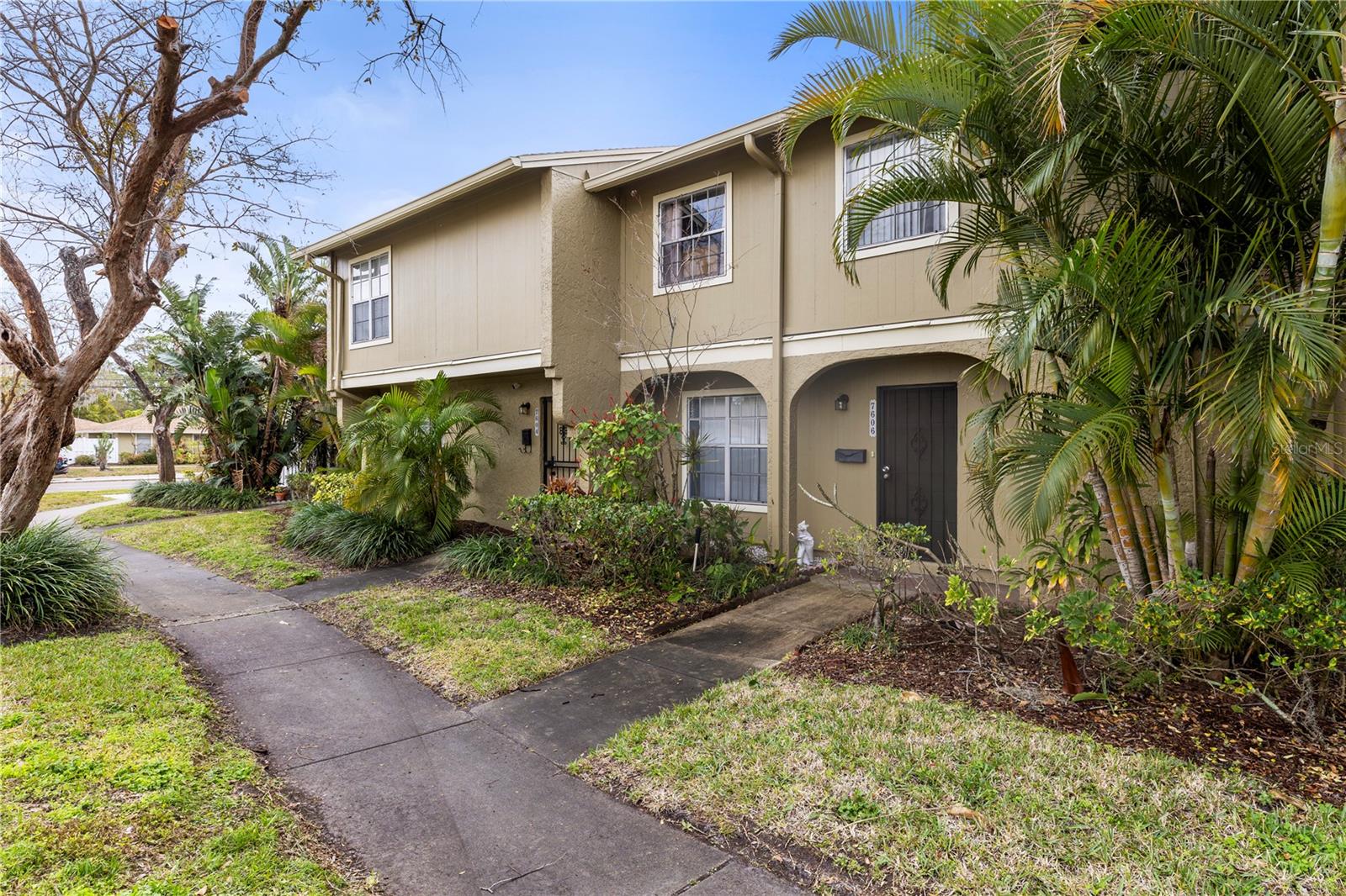 Image 4 of 47 For 7606 Woodbridge Boulevard