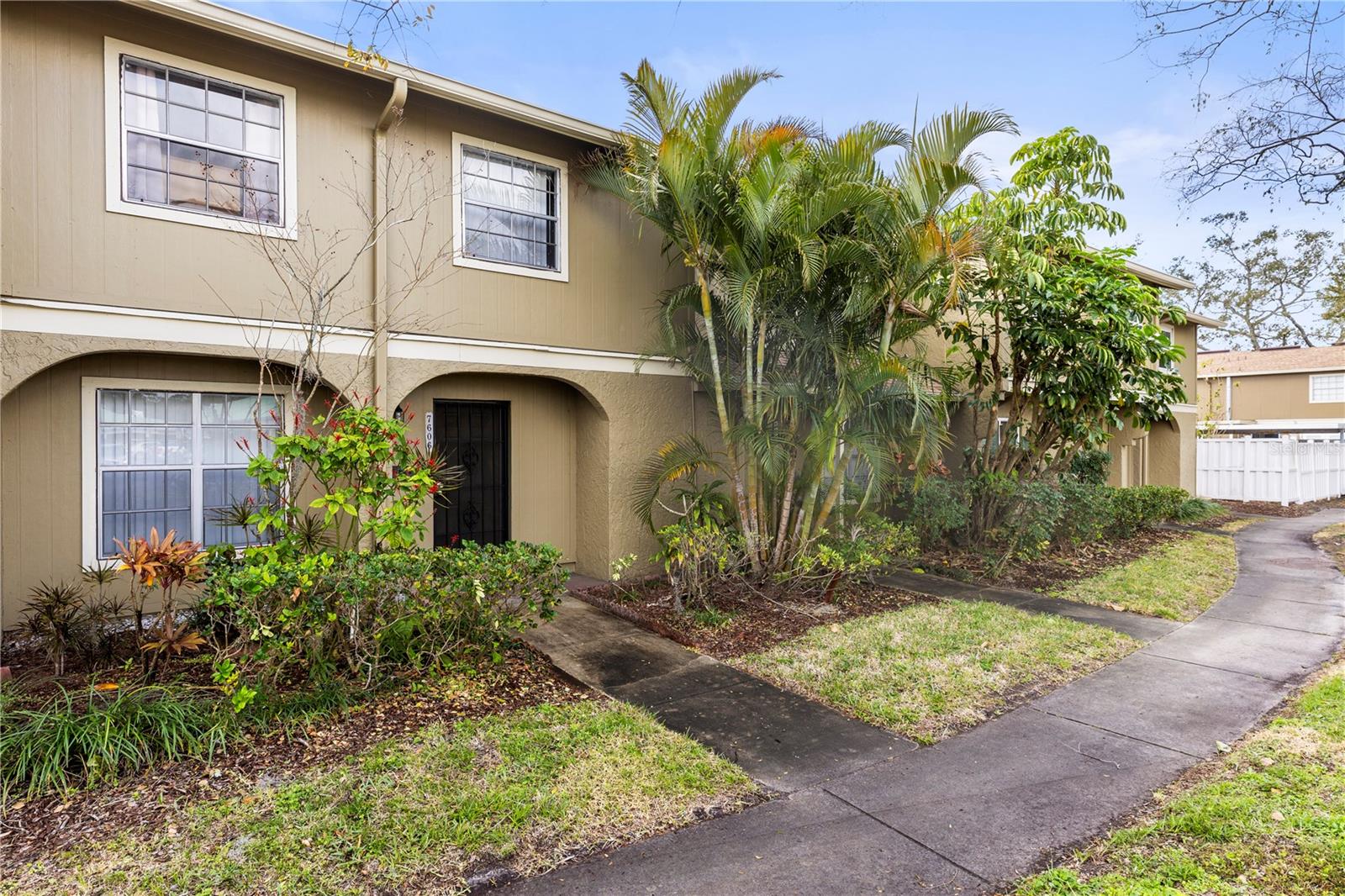 Image 5 of 47 For 7606 Woodbridge Boulevard
