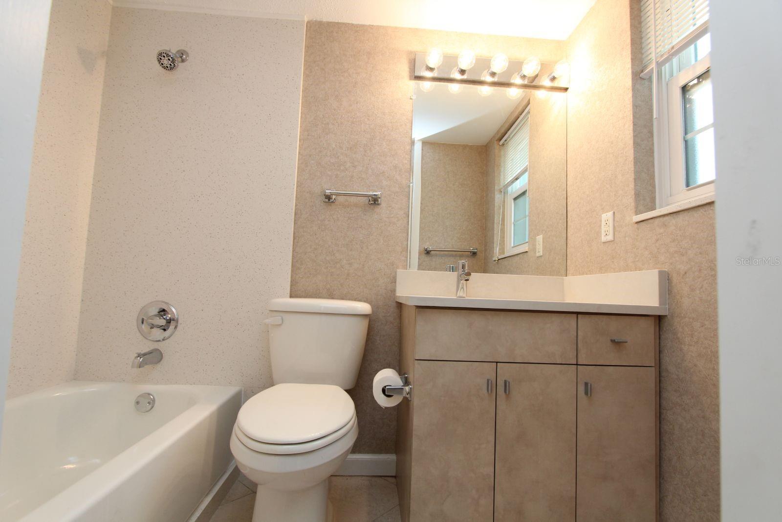 Listing photo id 11 for 4513 Oak Drive Q31b