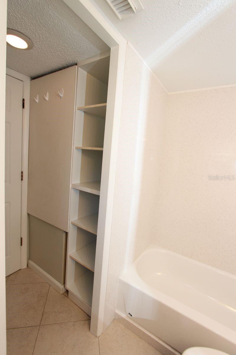Listing photo id 15 for 4513 Oak Drive Q31b