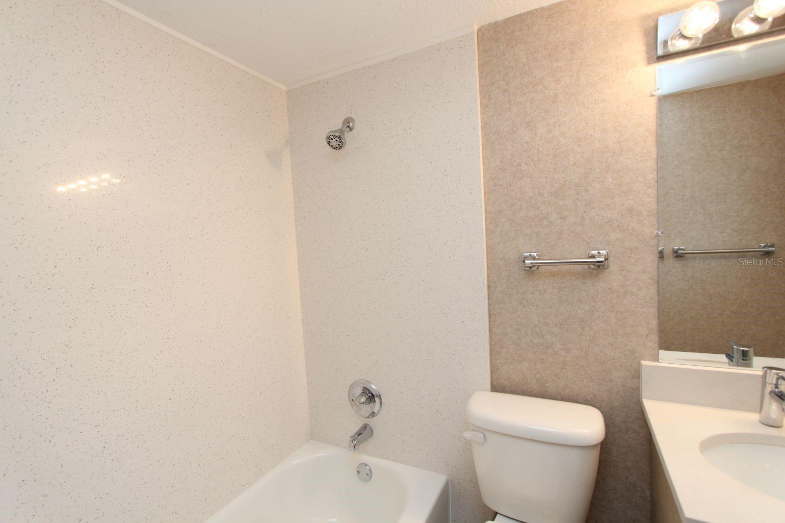 Listing photo id 16 for 4513 Oak Drive Q31b