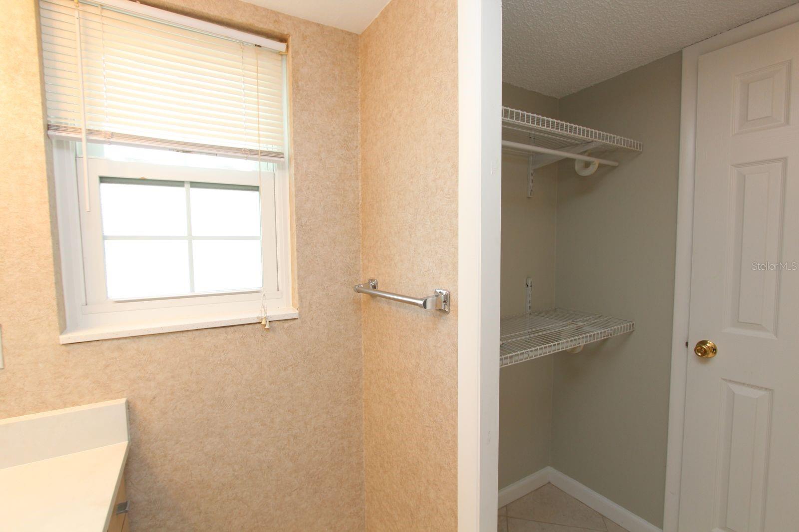 Listing photo id 17 for 4513 Oak Drive Q31b