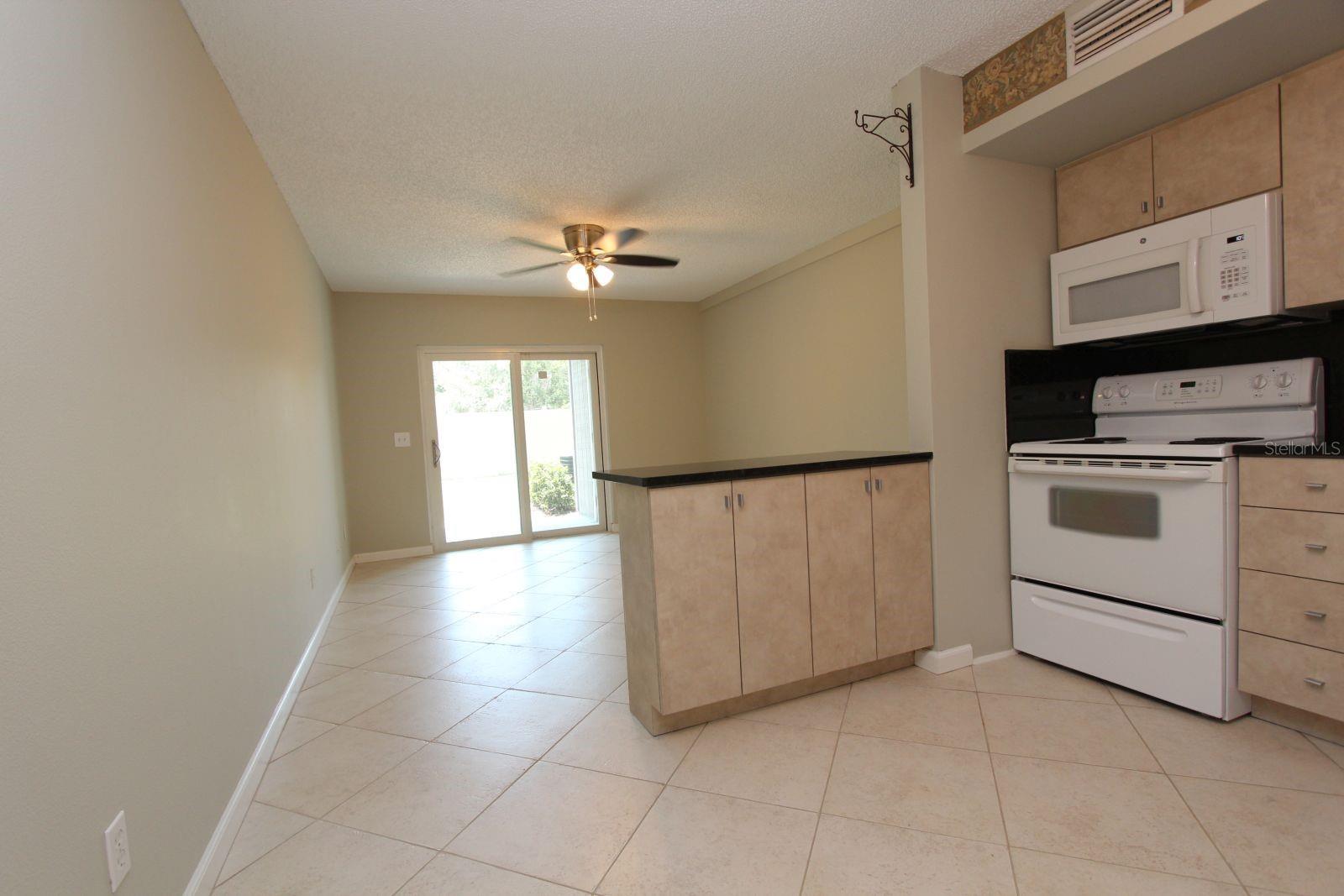 Listing photo id 1 for 4513 Oak Drive Q31b