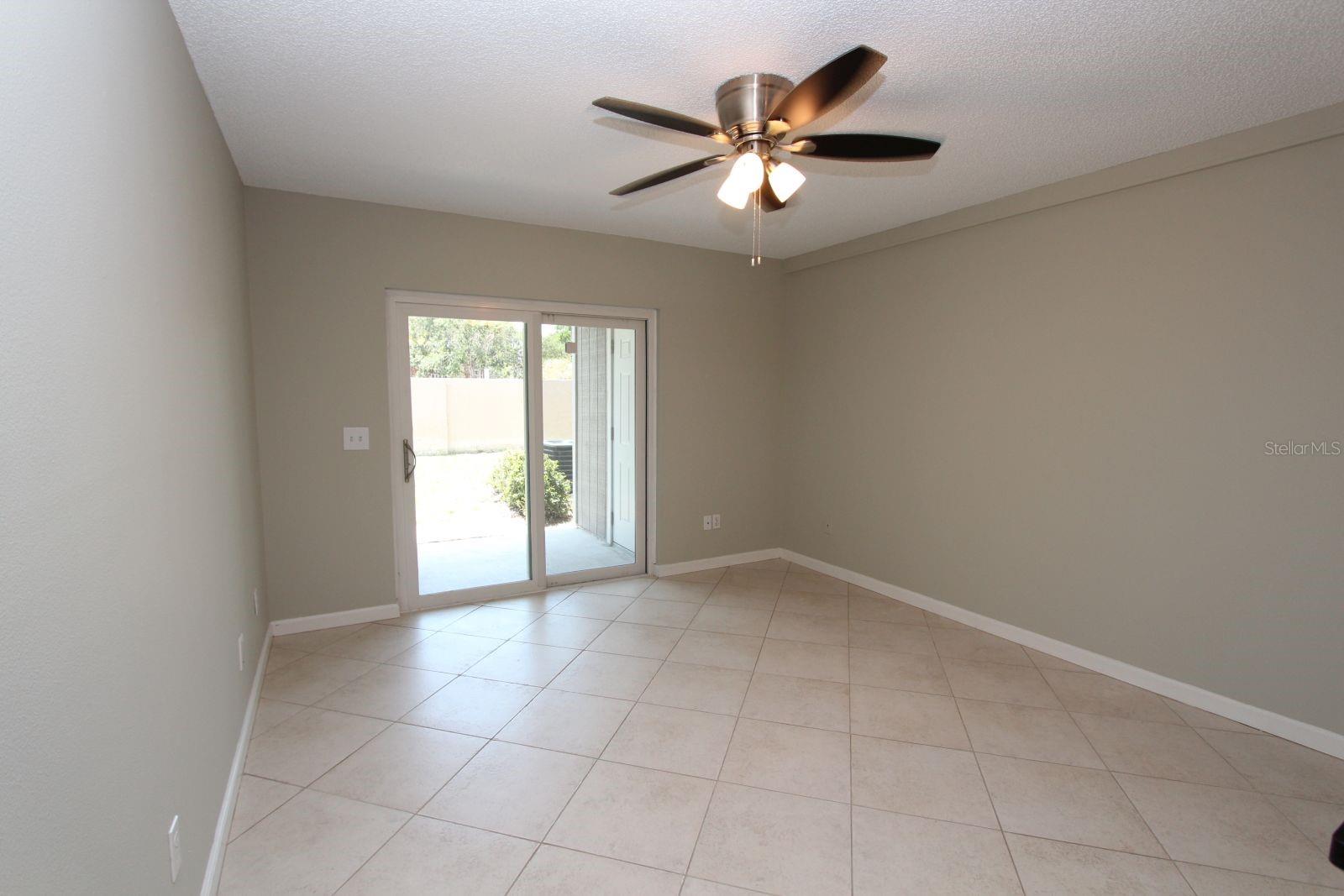 Listing photo id 3 for 4513 Oak Drive Q31b