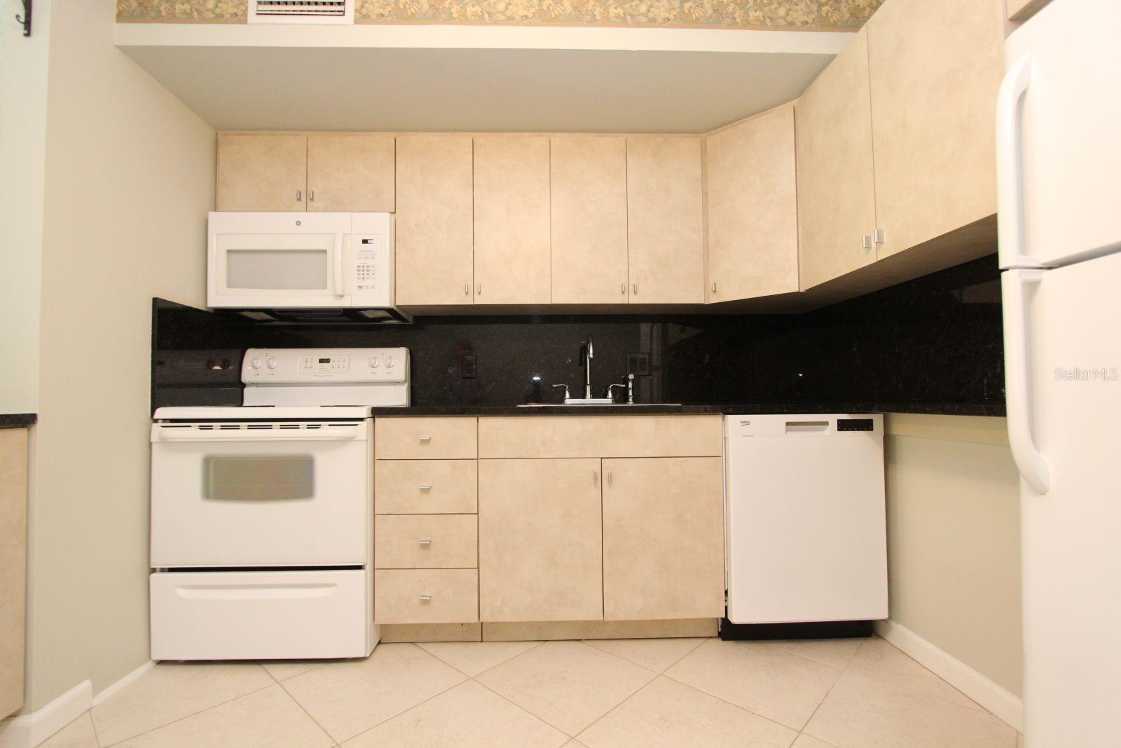 Listing photo id 5 for 4513 Oak Drive Q31b
