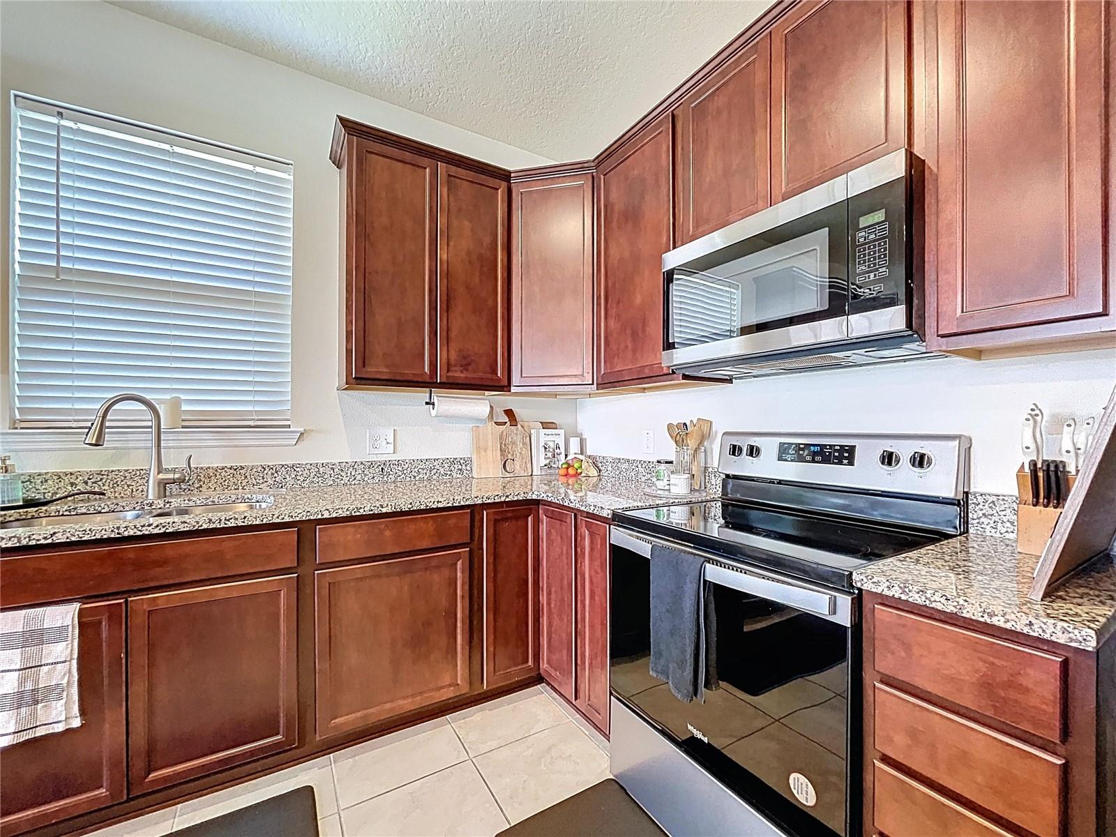 Image 15 of 47 For 8830 Fox Drive
