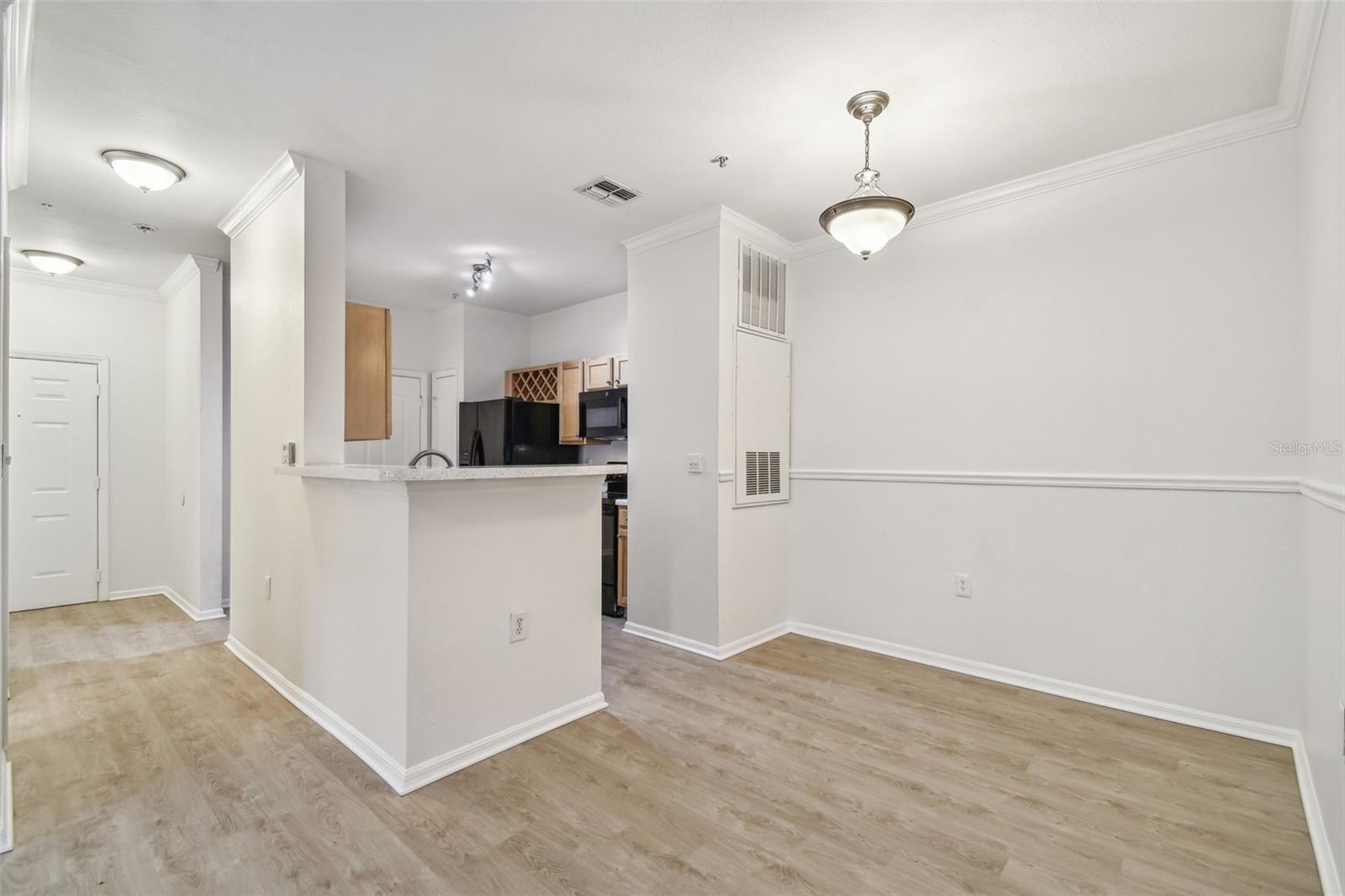 Image 18 of 59 For 5000 Culbreath Key Way 4-108