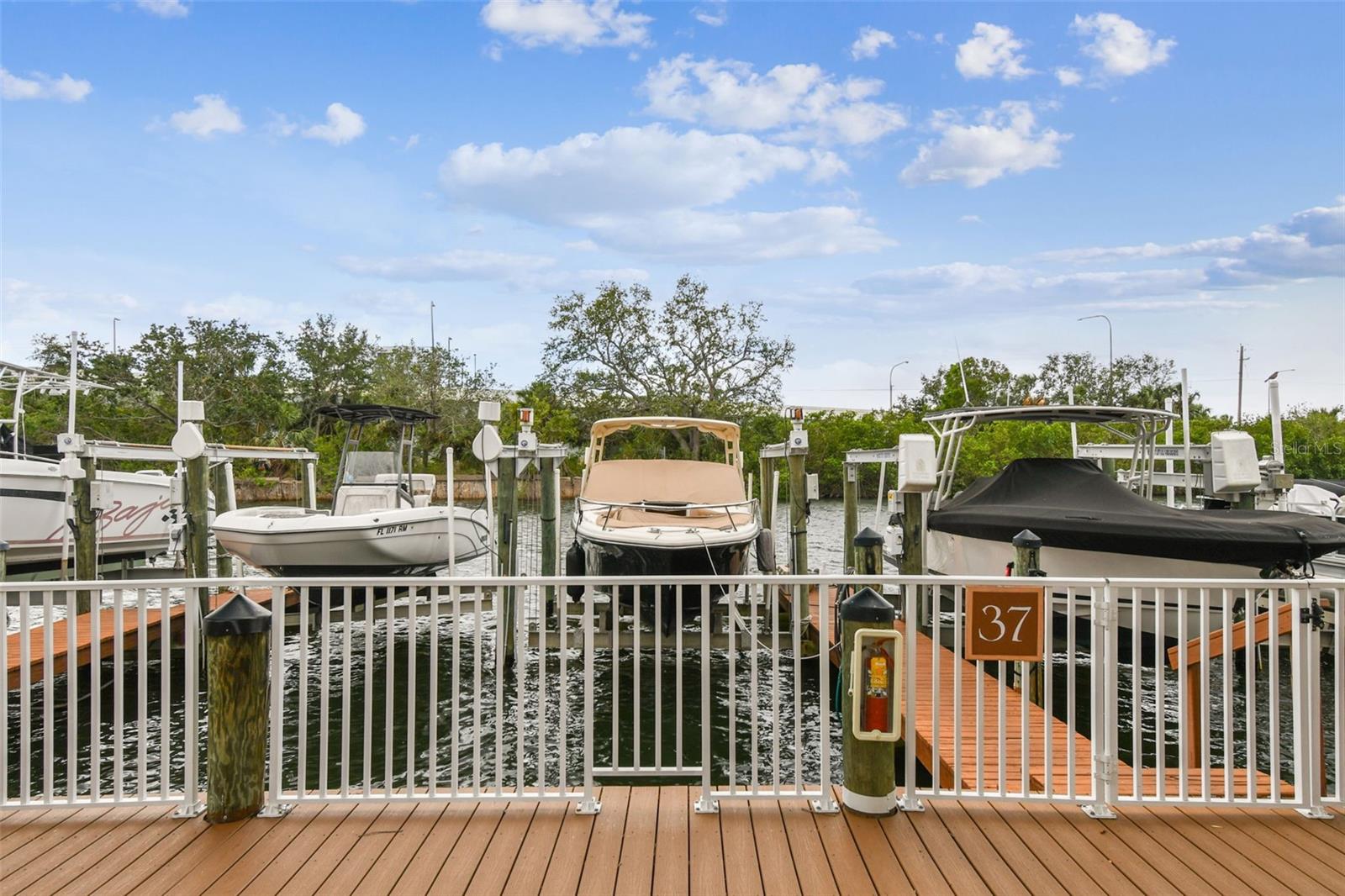 Image 39 of 59 For 5000 Culbreath Key Way 4-108