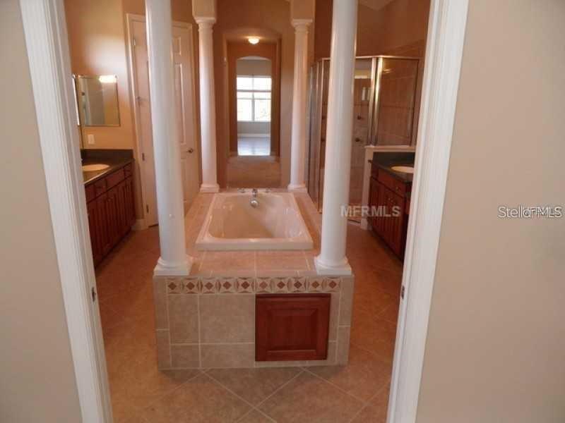 Listing photo id 7 for 20108 Fair Hill Way