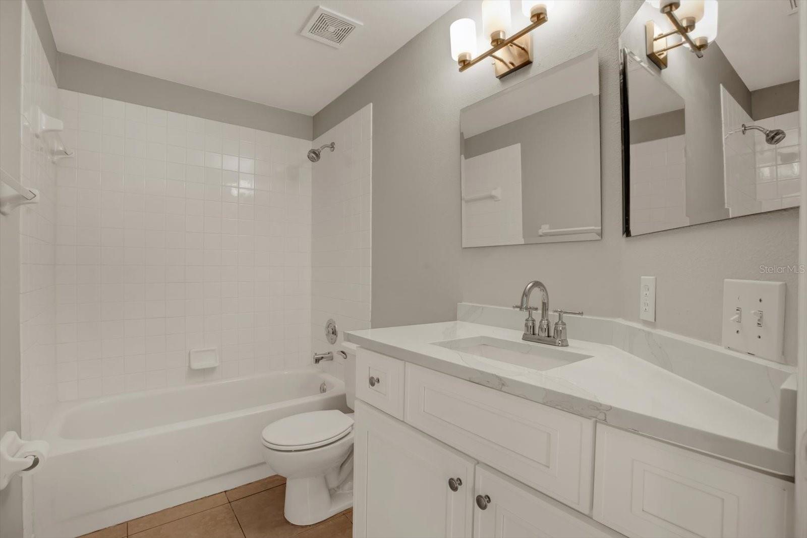 Image 19 of 34 For 11307 Calgary Circle