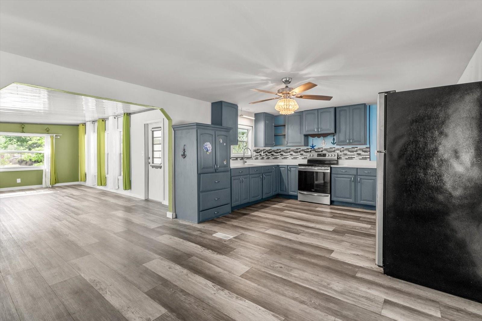 Image 21 of 48 For 31151 Valencia Avenue