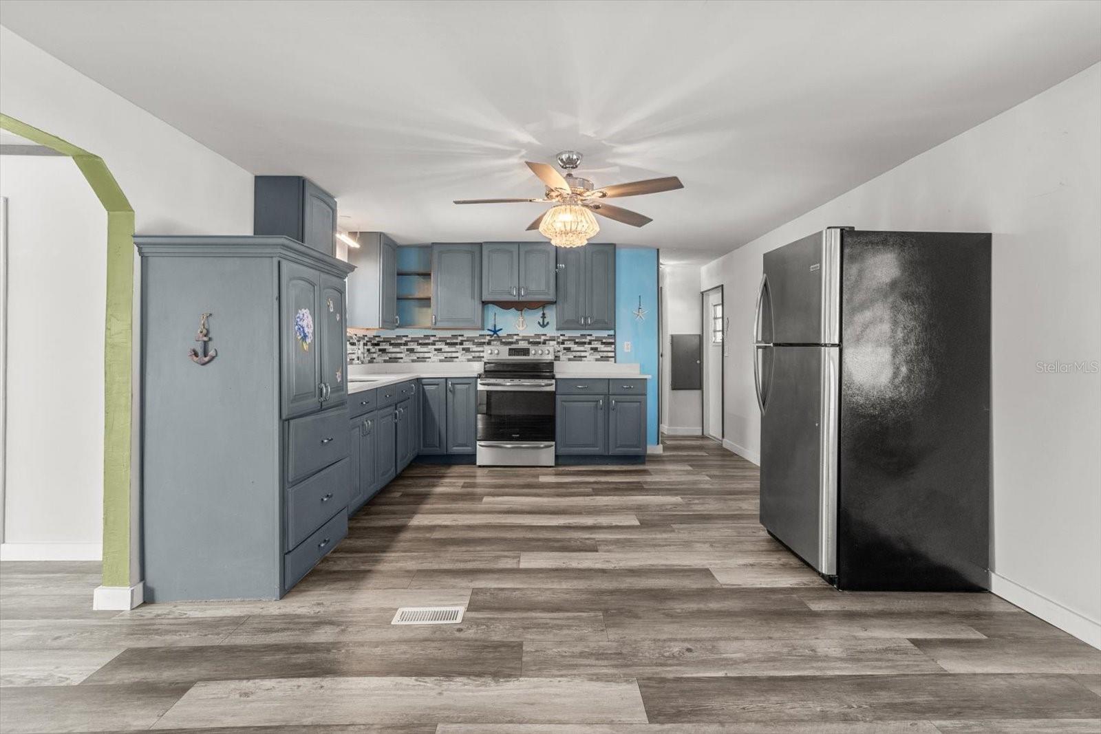 Image 22 of 48 For 31151 Valencia Avenue