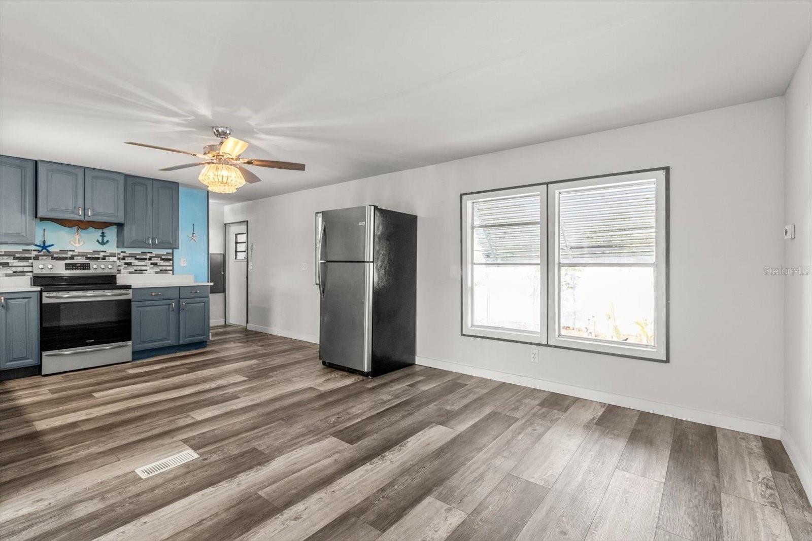 Image 4 of 48 For 31151 Valencia Avenue