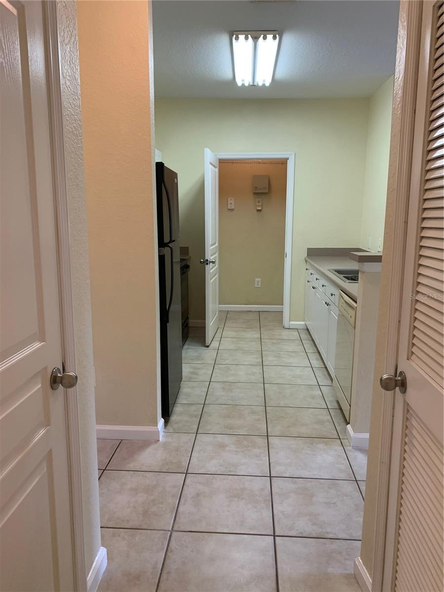 Image 10 of 13 For 9320 Crescent Loop Circle 304