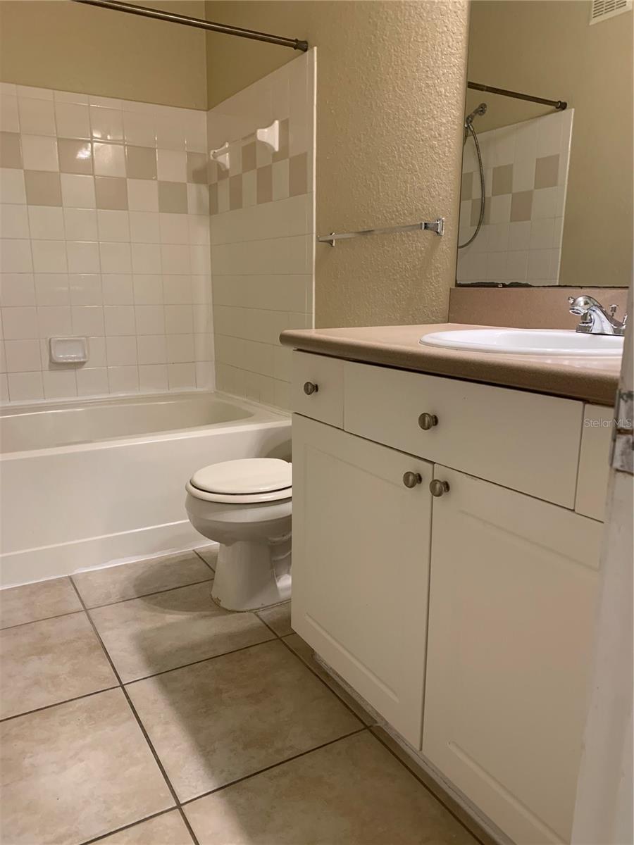 Image 13 of 13 For 9320 Crescent Loop Circle 304