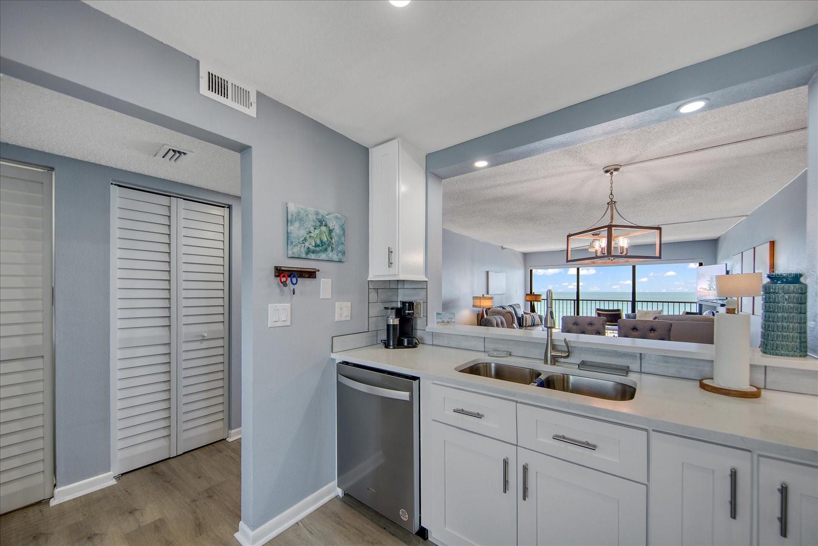Image 18 of 44 For 15000 Gulf Boulevard 602