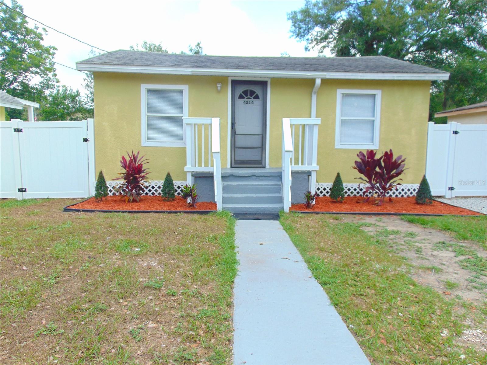 Image 2 of 23 For 4214 Palifox Street