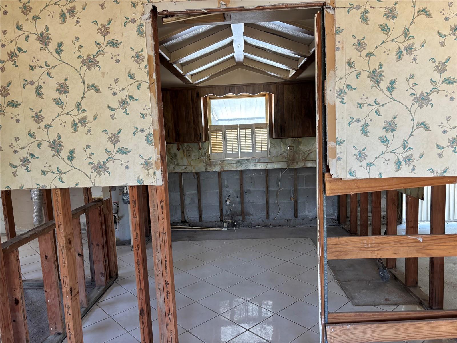 Image 3 of 18 For 8422 Boxwood Drive