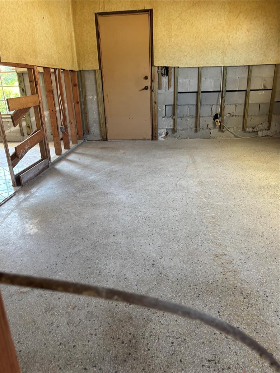 Image 6 of 18 For 8422 Boxwood Drive