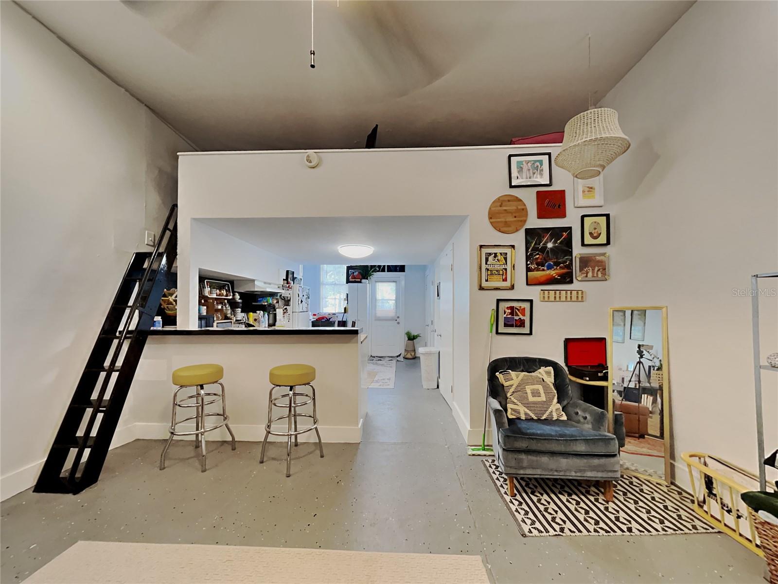 Image 3 of 23 For 2305 Texas Avenue 5