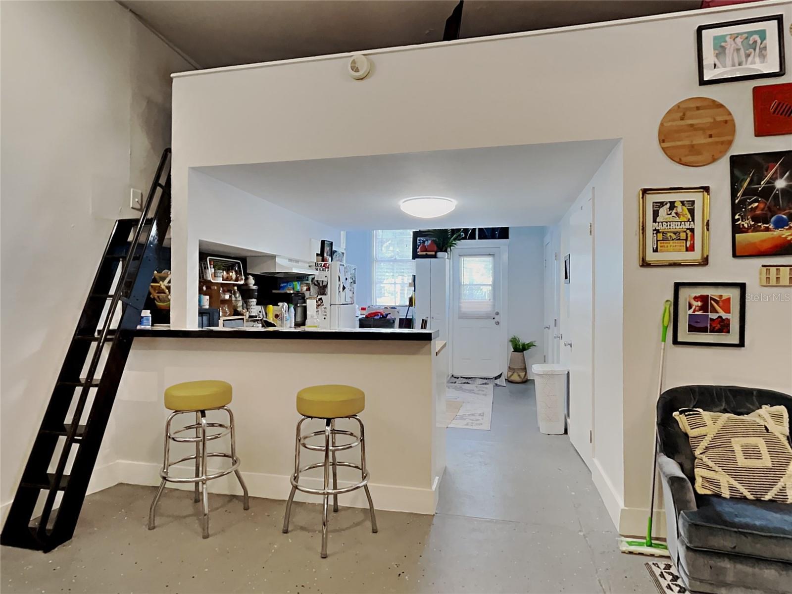 Image 5 of 23 For 2305 Texas Avenue 5