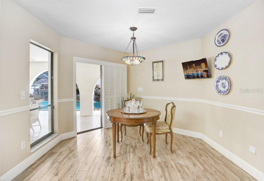 Image 25 of 79 For 5112 Lanai Way