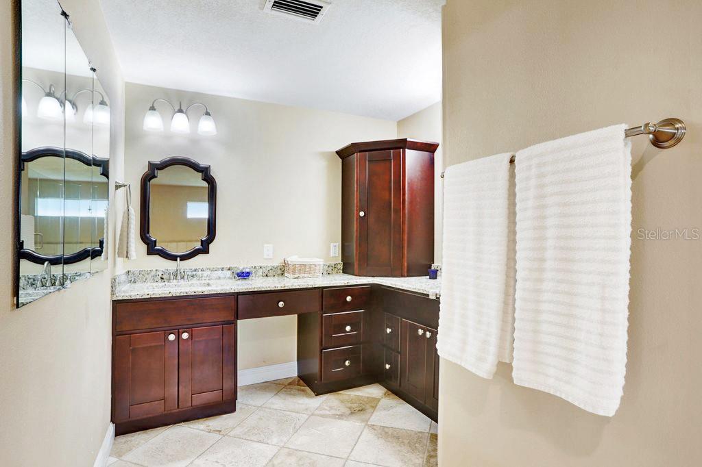 Image 36 of 79 For 5112 Lanai Way