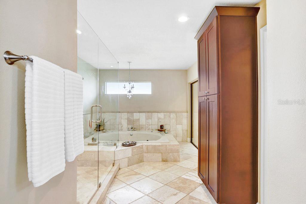 Image 37 of 79 For 5112 Lanai Way