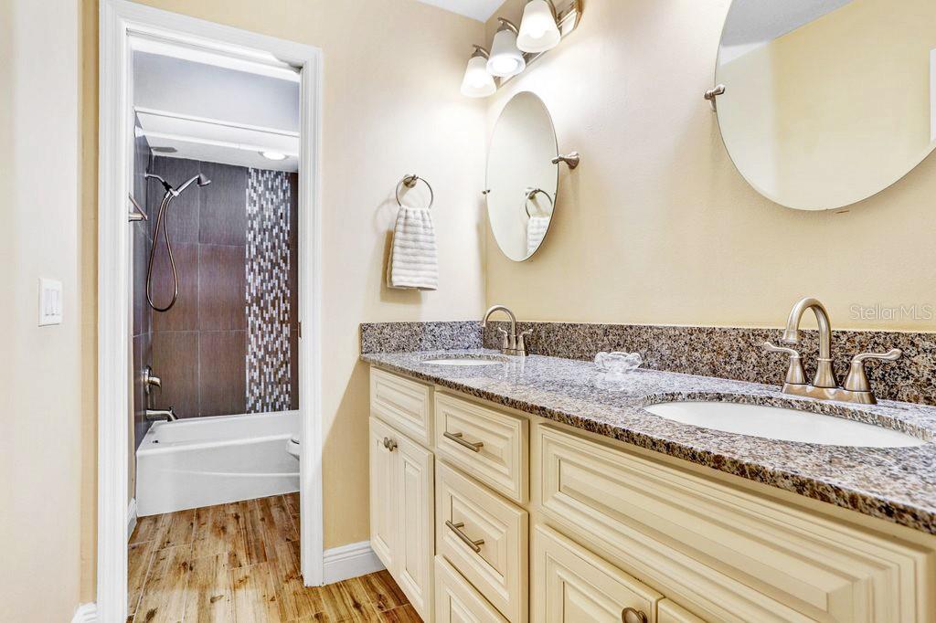 Image 45 of 79 For 5112 Lanai Way