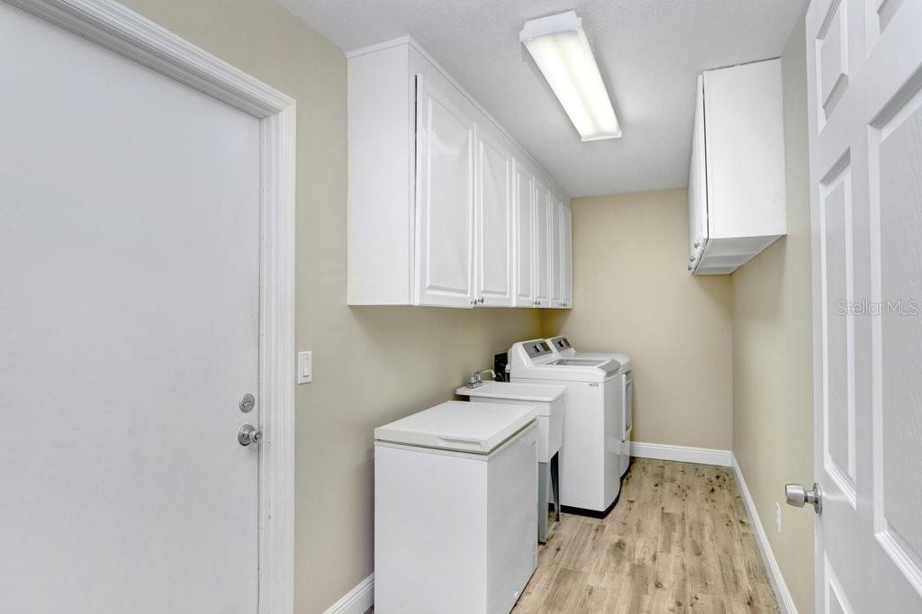Image 47 of 79 For 5112 Lanai Way