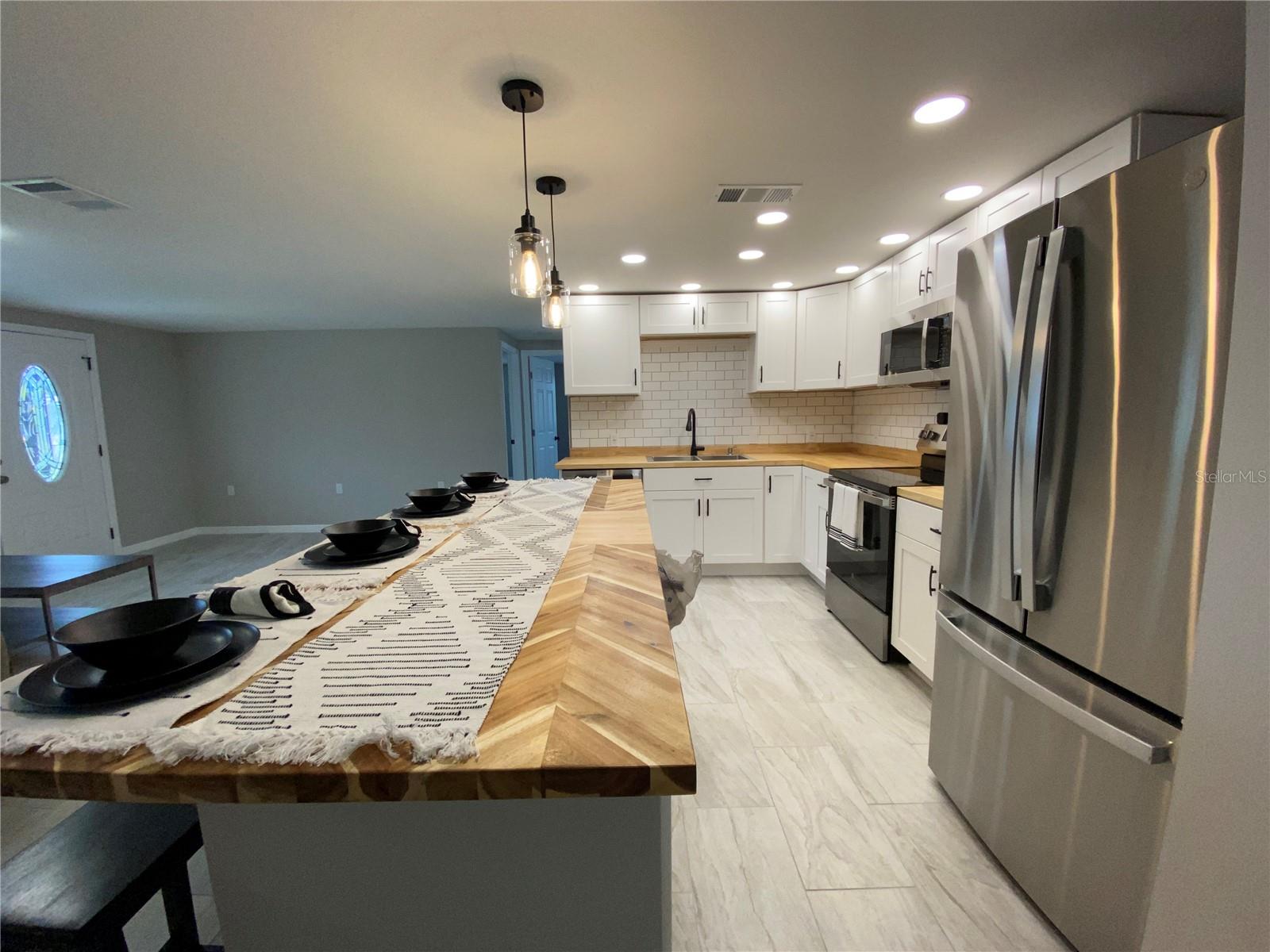 Image 6 of 28 For 12907 College Hill Drive