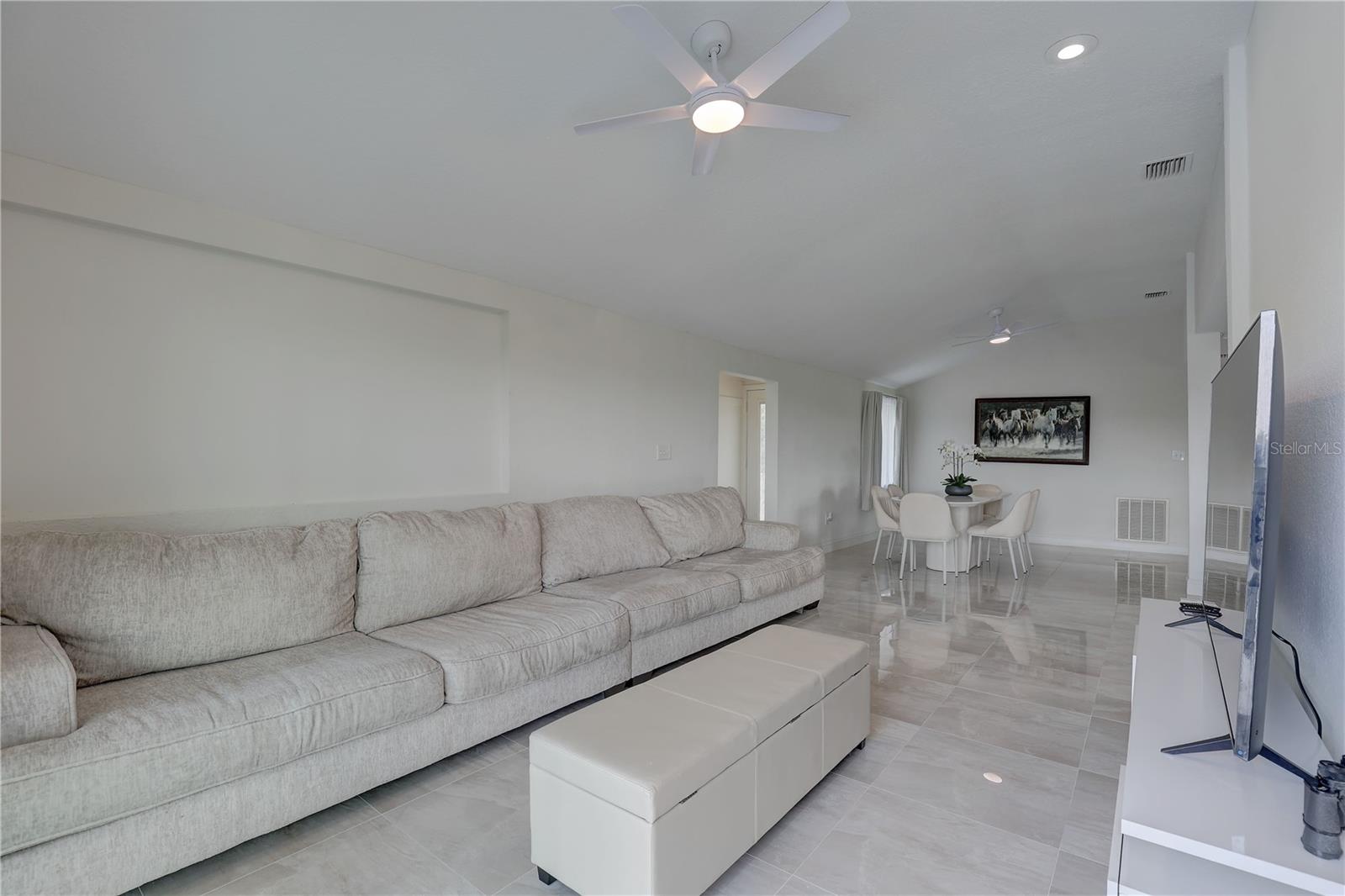 Image 19 of 82 For 8117 Bay Drive