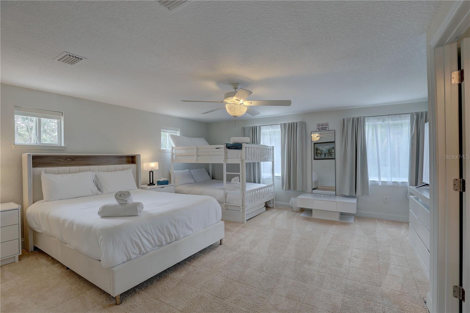 Image 23 of 82 For 8117 Bay Drive