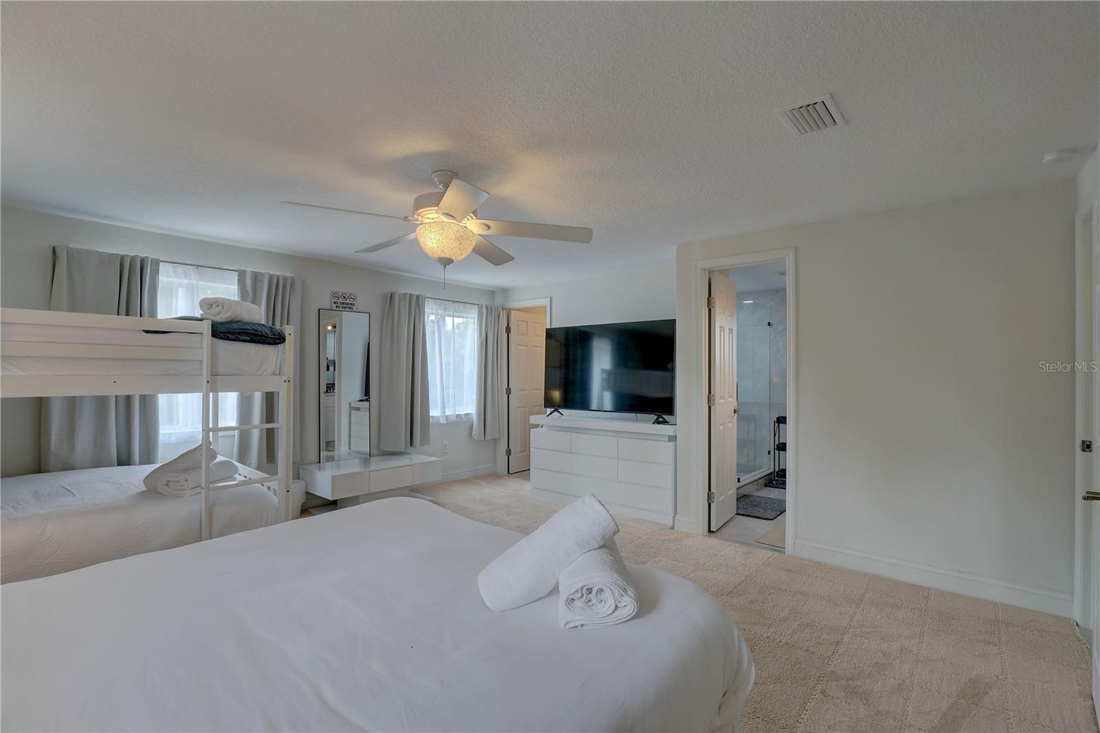 Image 25 of 82 For 8117 Bay Drive