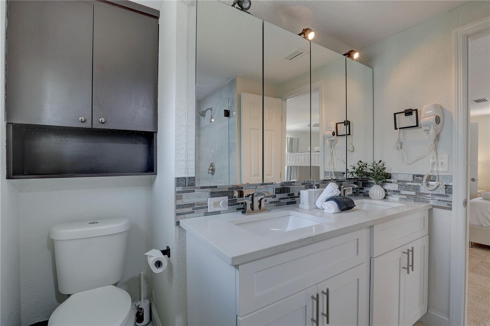 Image 31 of 82 For 8117 Bay Drive