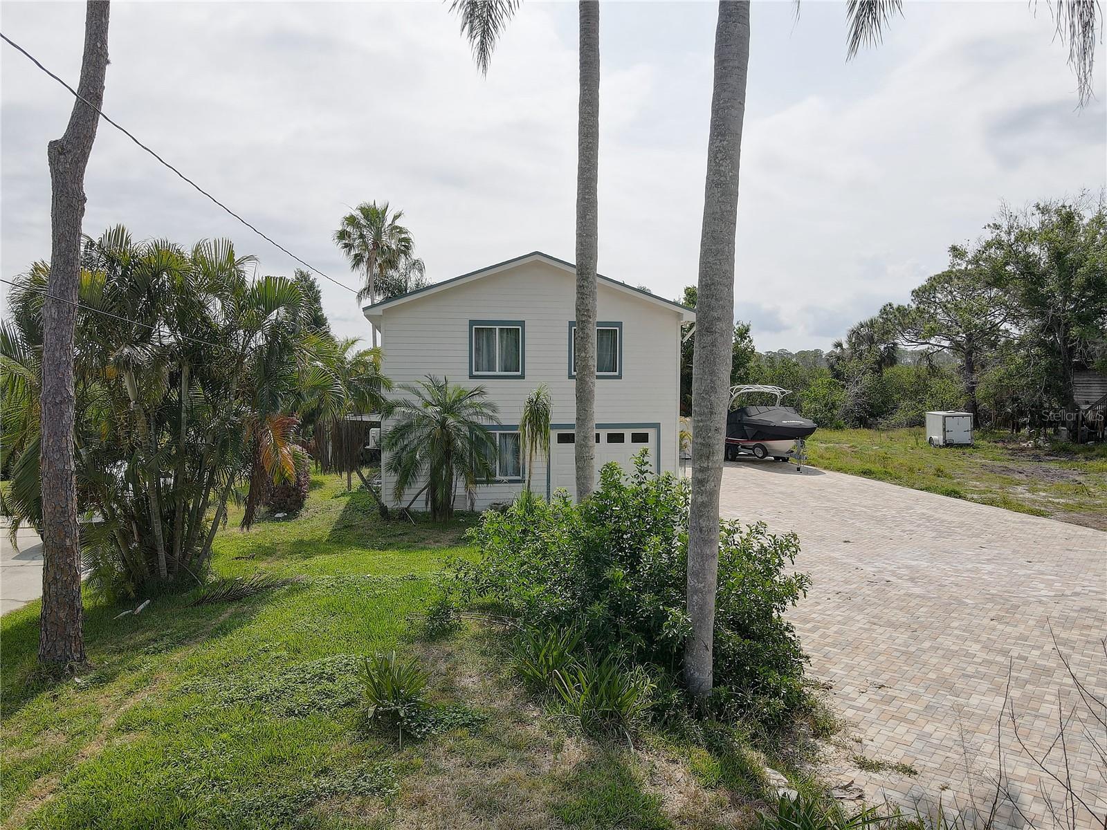 Image 4 of 82 For 8117 Bay Drive
