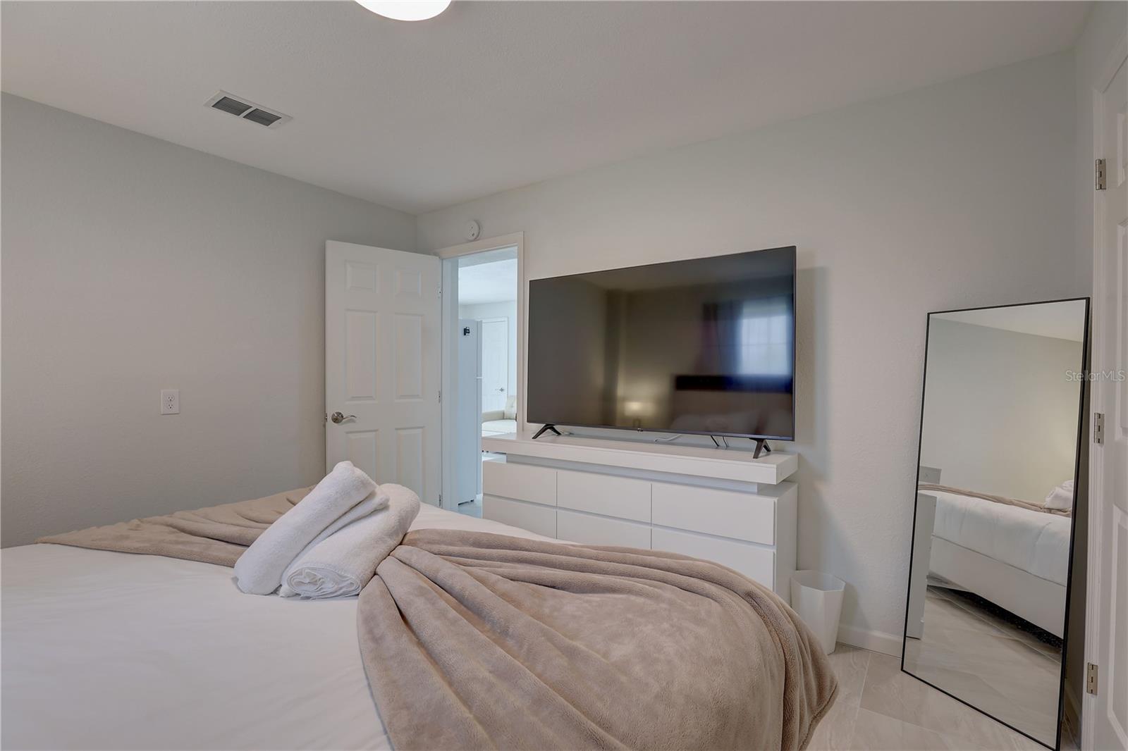 Image 47 of 82 For 8117 Bay Drive