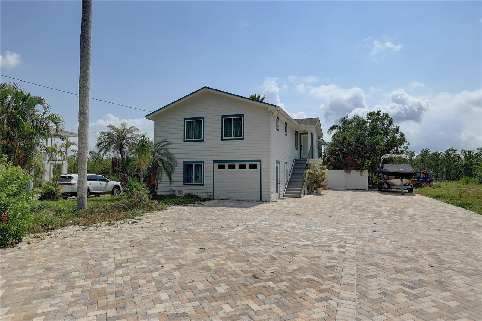 Image 5 of 82 For 8117 Bay Drive