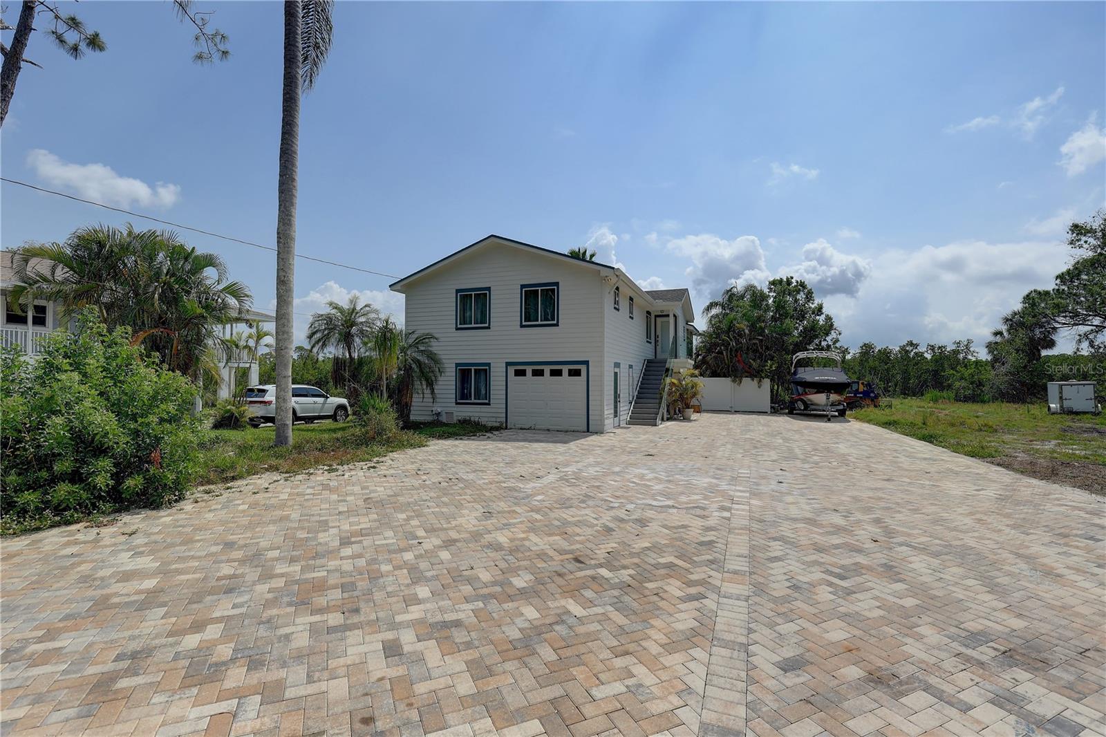 Image 6 of 82 For 8117 Bay Drive