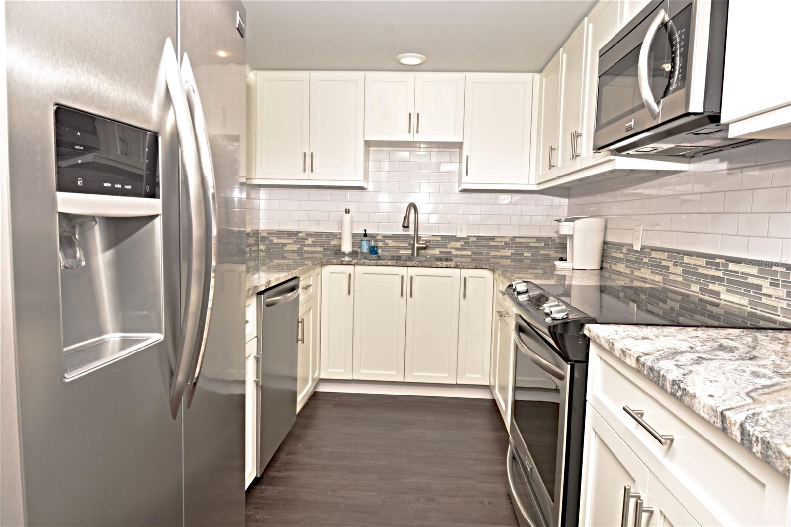 Image 3 of 15 For 3575 Gulf Boulevard 205
