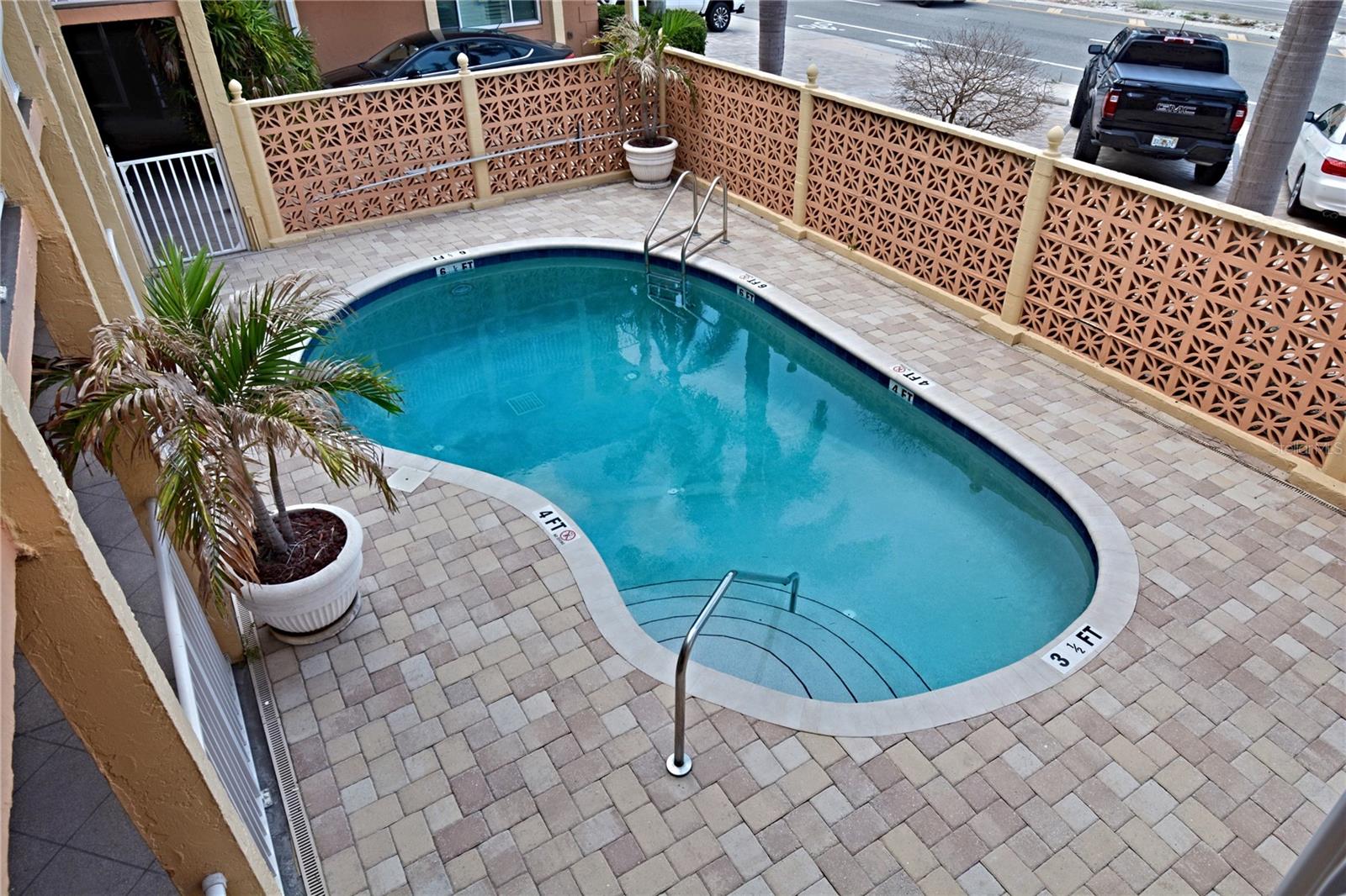 Image 5 of 15 For 3575 Gulf Boulevard 205