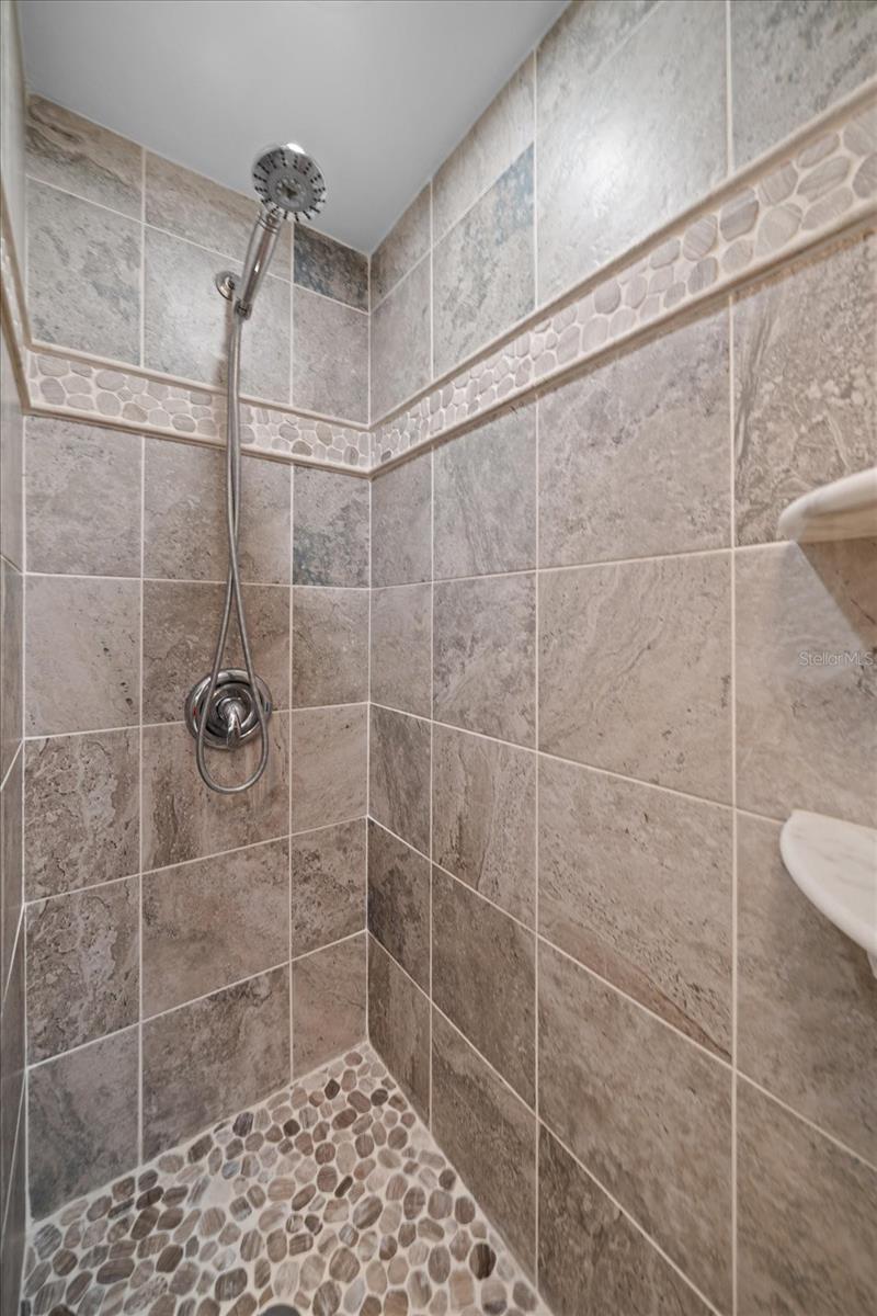 Image 22 of 42 For 12900 Vonn Road F101