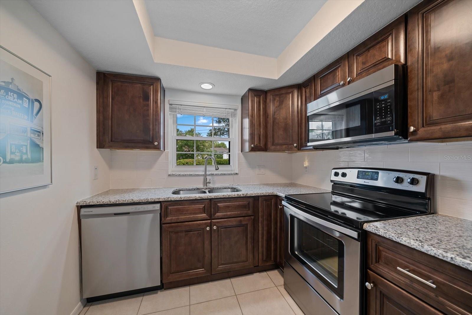 Image 5 of 42 For 12900 Vonn Road F101
