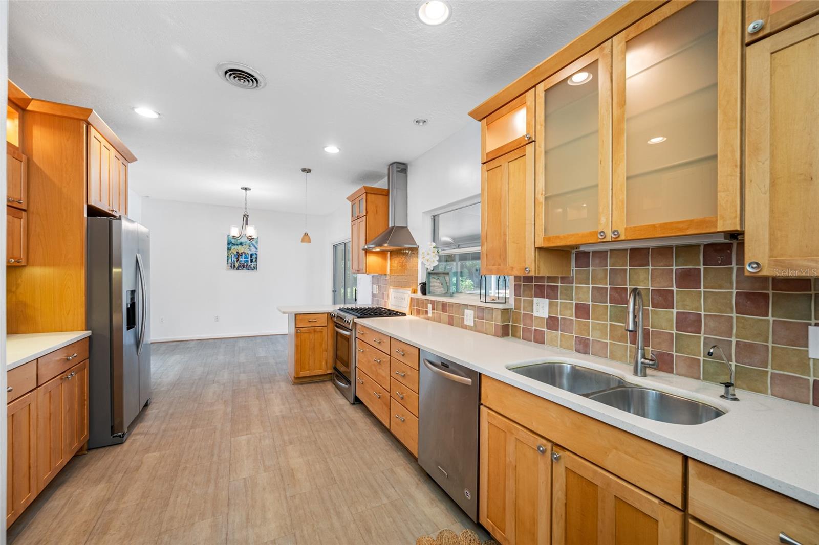 Image 23 of 64 For 401 Whitcomb Boulevard