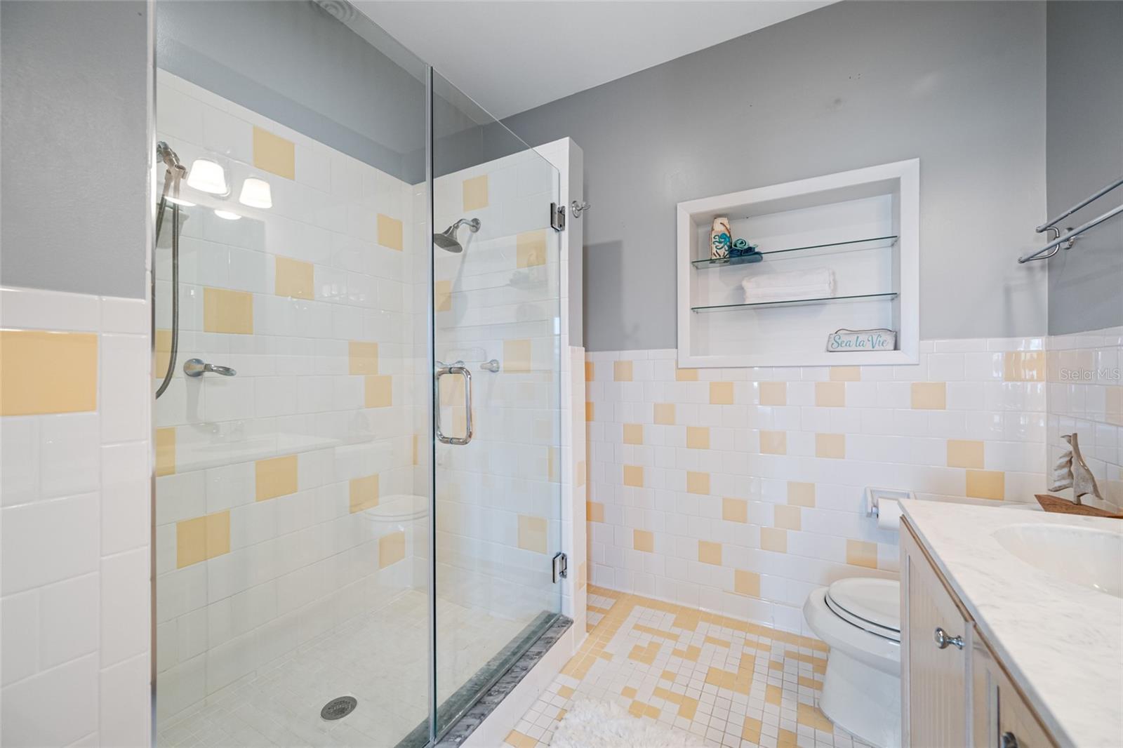 Image 40 of 64 For 401 Whitcomb Boulevard
