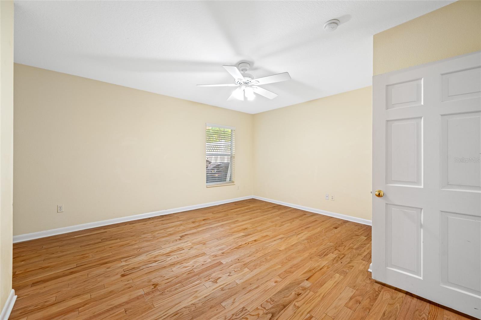 Image 42 of 64 For 401 Whitcomb Boulevard